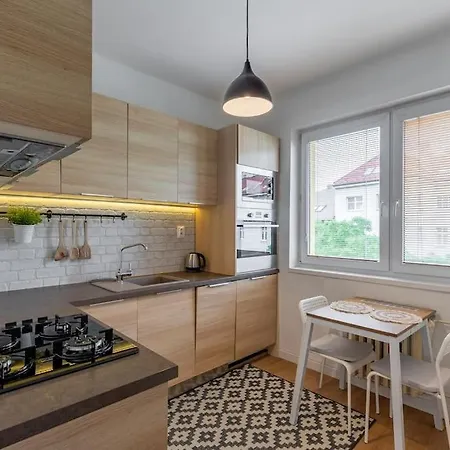 Sunny With Stunning View Apartment *